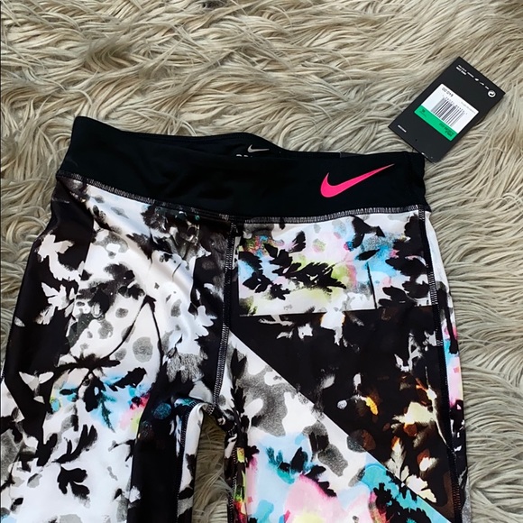Girls Nike tight fit leggings - Picture 4 of 6